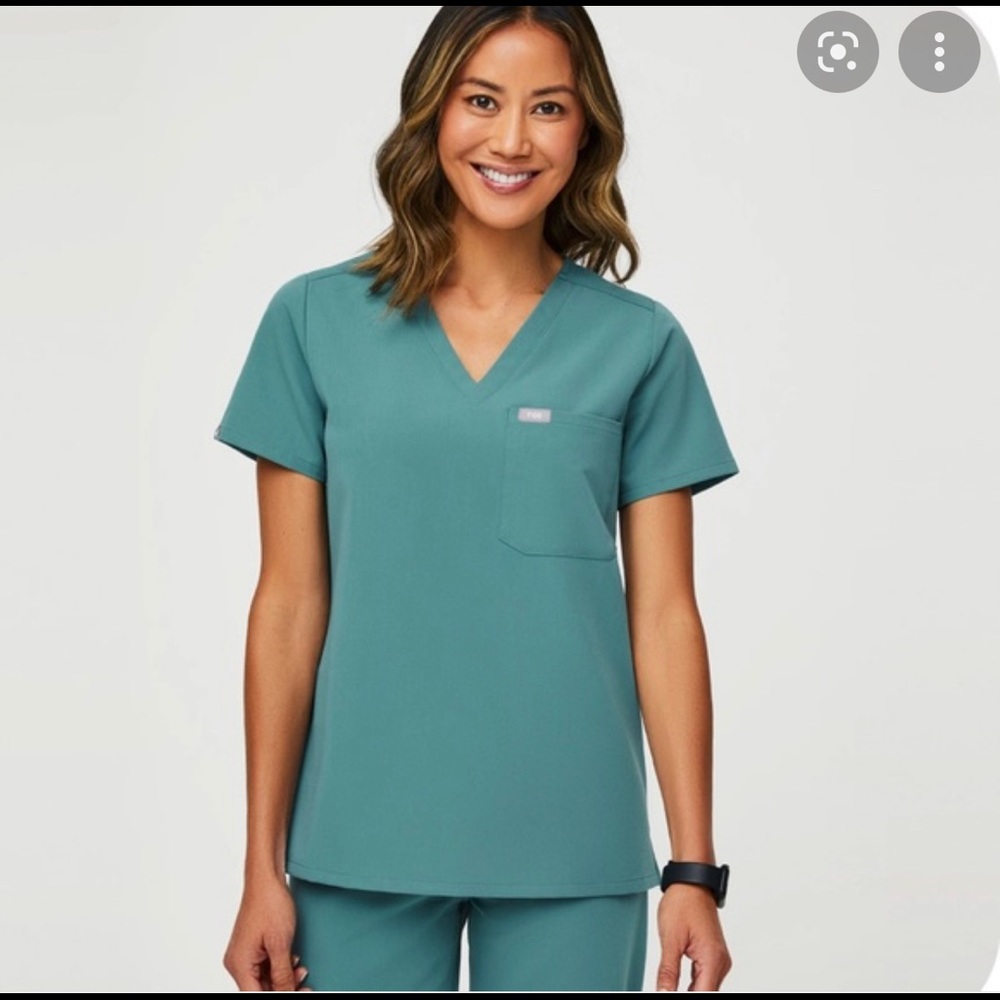 Hydrogreen figs scrub set